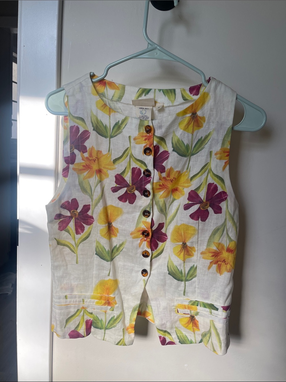 VRG GRL Linen Floral Button Top - Like New